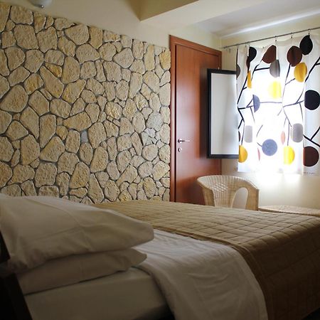 Hotel 106 Sellia Marina Buitenkant foto